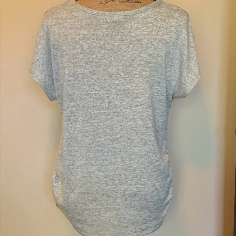 Lovely floral top-New without tag! - Picture 4 of 4